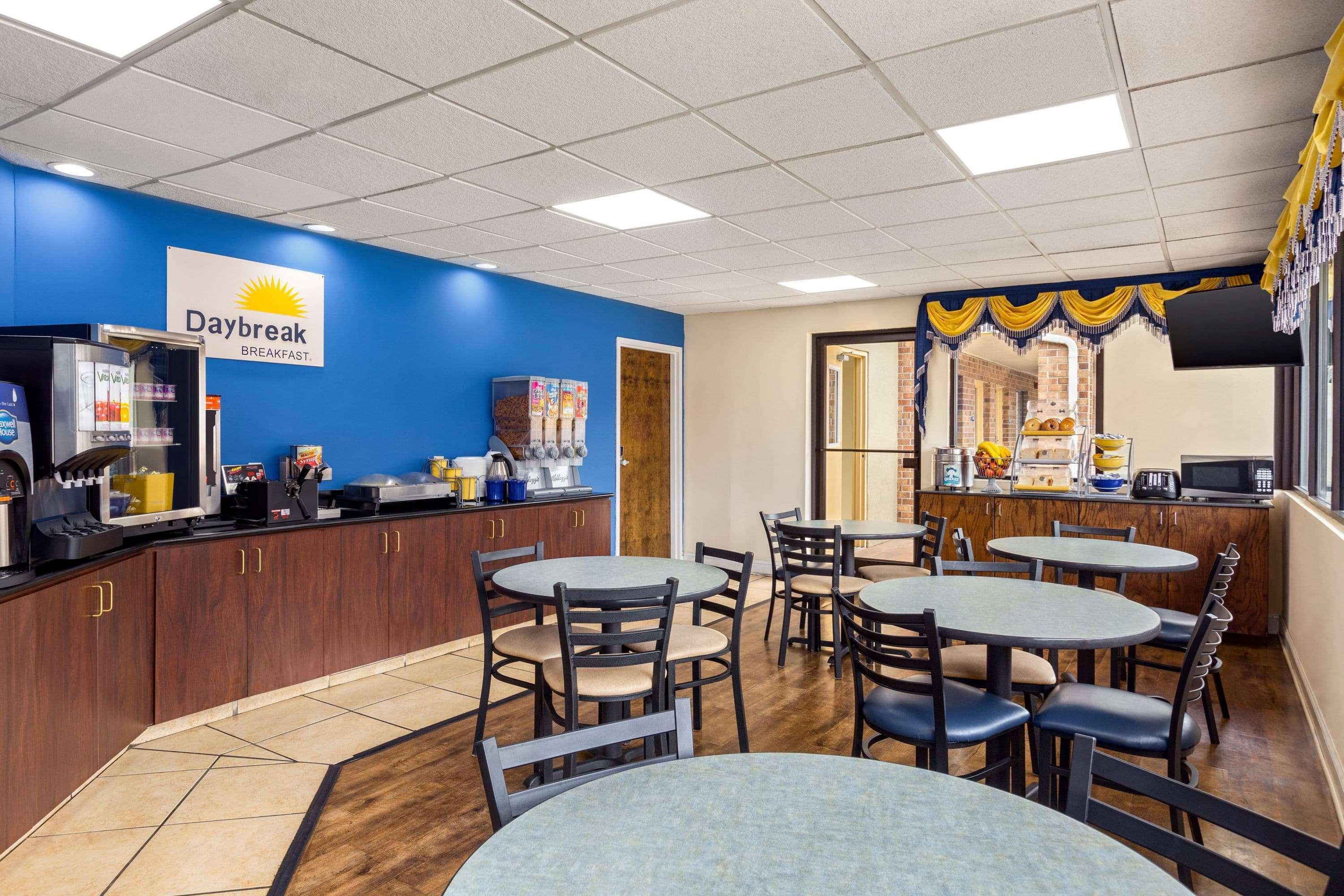 Days Inn By Wyndham Weldon Roanoke Rapids Exterior foto
