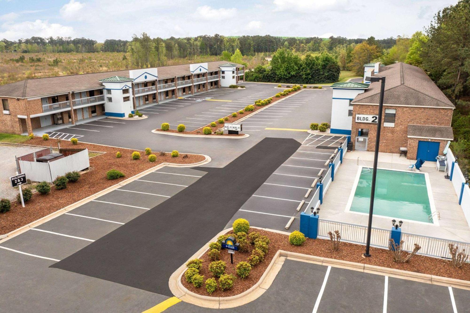 Days Inn By Wyndham Weldon Roanoke Rapids Exterior foto